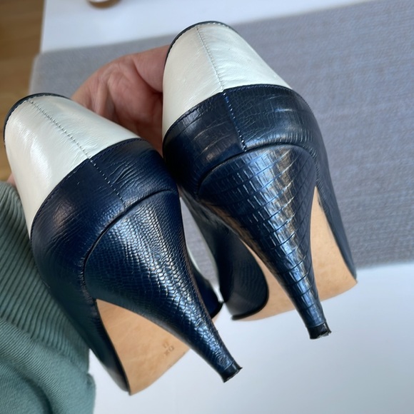 Vintage Van Eli Cream Leather Navy Snakeskin Pointed Toe Spectator Heels Sz 8.5N - Picture 9 of 9